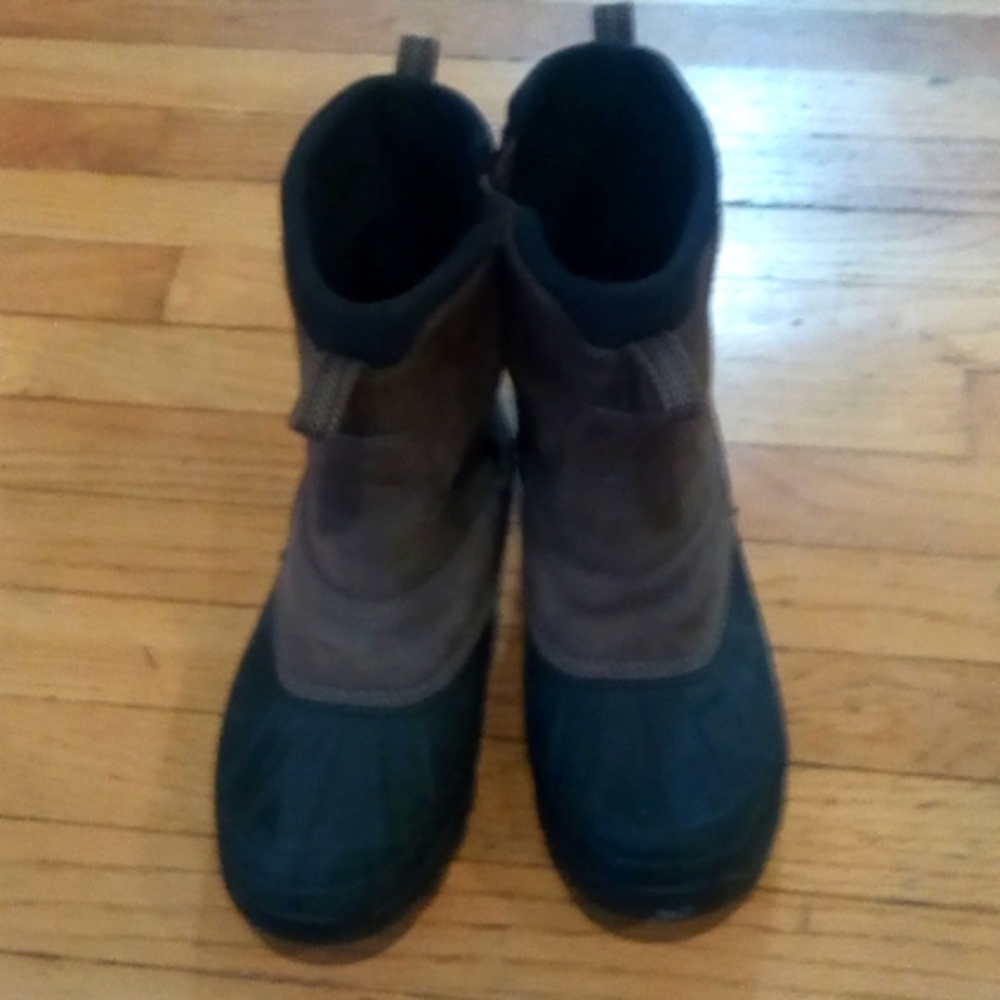 Size 8 1/2 LL bean boots